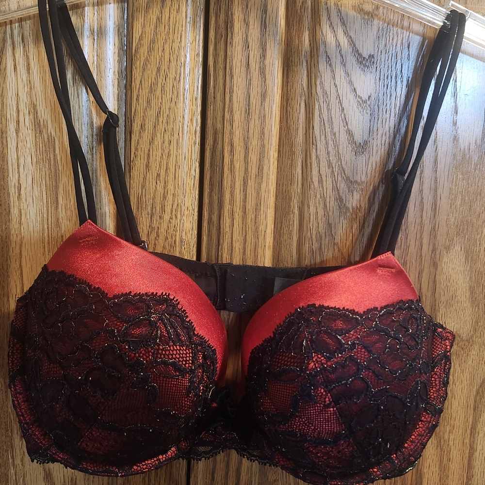 Victoria's Secret Demi-Buste 34DD Bra